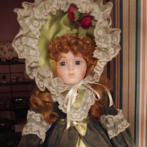 Vintage Dynasty - Victoria Doll with stand